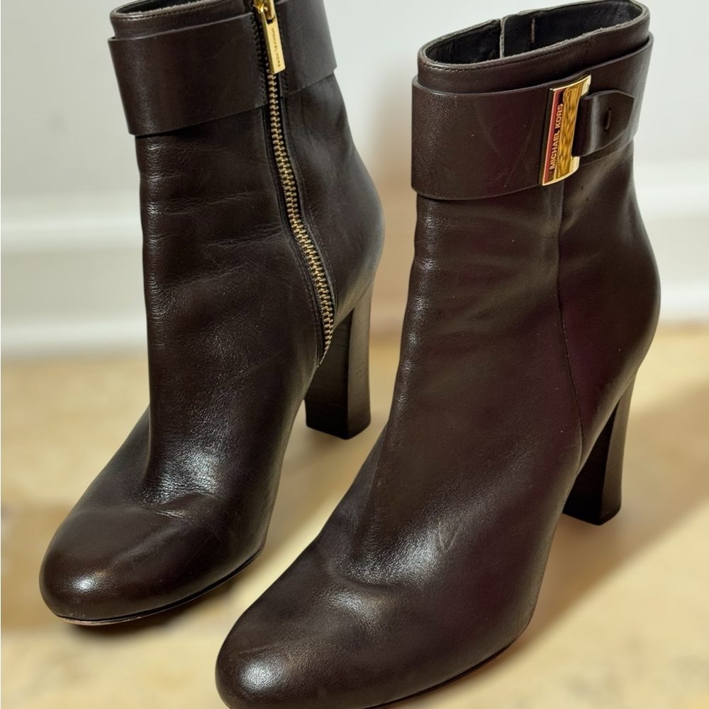 Michael Michael Kors Dark Brown Heeled Boots w/Gold Buckle 7 - Picture 2 of 9